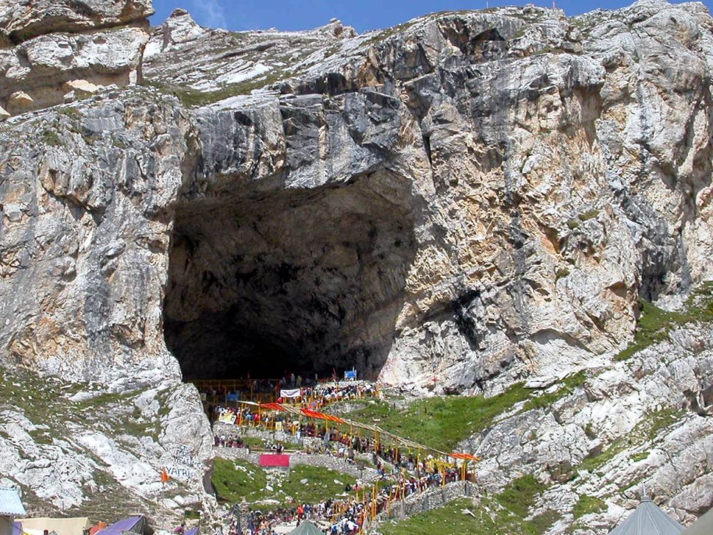 Top 10 Hardest Temples to Reach in the World 4 Amarnath Cave Temple, India