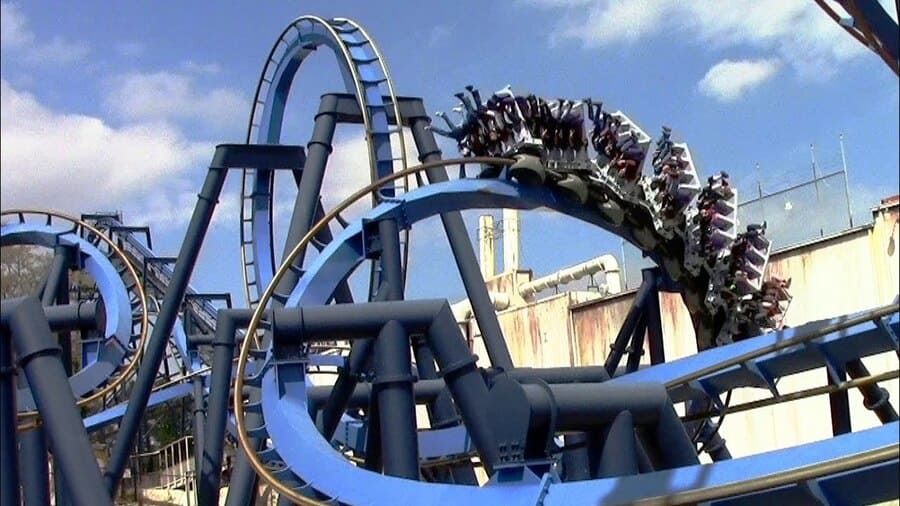 Top 10 Deadliest Rides in the World – Thrills That Push the Limits 9 Batman The Ride – Six Flags Over Georgia