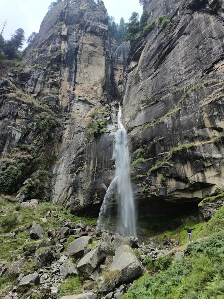 7 Hidden Waterfalls in India That Locals Don't Want Tourists to Find 2 Jogini Falls Himachal Pradesh