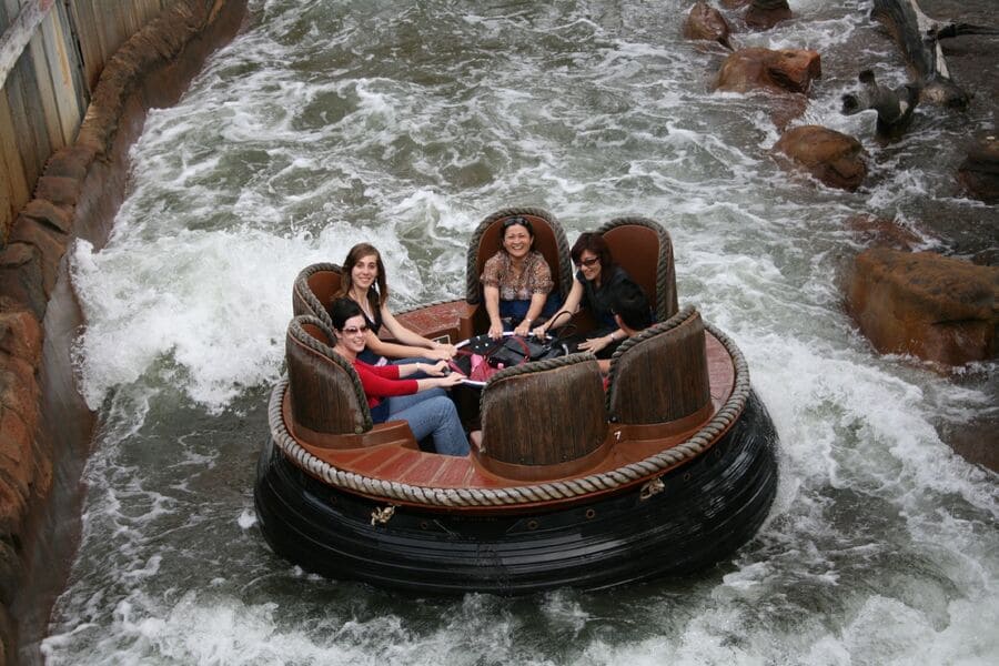 Top 10 Deadliest Rides in the World – Thrills That Push the Limits 4 Thunder River Rapids – Dreamworld, Australia